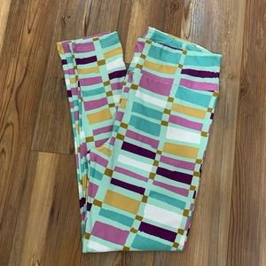 🌷 3/$20: LulaRoe Tall & Curvy Leggings